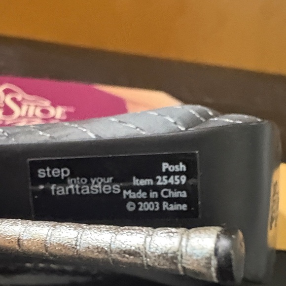 Just The Right Shoe Elegant Black Heels - Picture 5 of 5